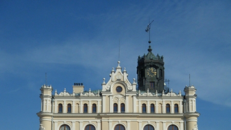 Ratusz w Jarosławiu, fot. Mcdrwal, CC BY-SA 3.0 PL, Wikimedia Commons