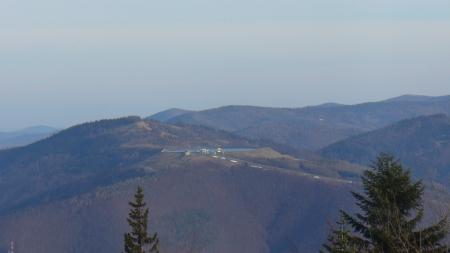 Widok na górę Żar z Magurki Wilkowickiej, Pudelek, CC BY-SA 3.0, Wikimedia Commons
