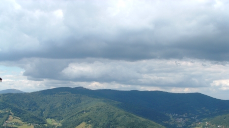 Widok z Góry Żar na Międzybrodzie Bialskie, Krzysztof Kozłowski, CC BY-SA 3.0, Wikimedia Commons
