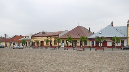 Rynek w Starym Sączu, fot. Pankrzysztoff, CC BY-SA 3.0, Wikimedia Commons